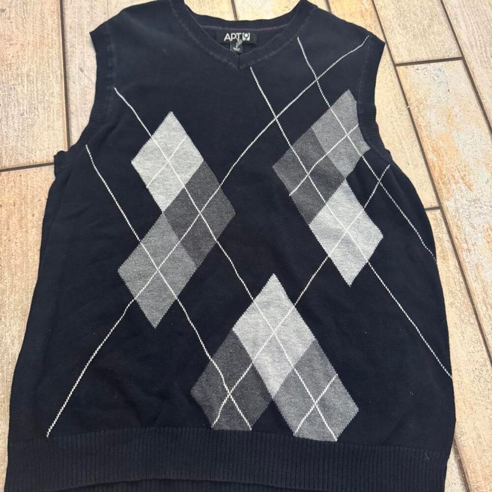 Apt 9 black argyle sweater